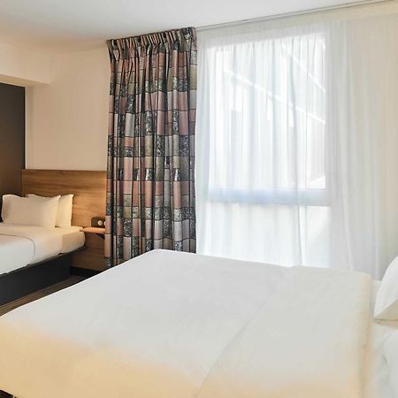 B&B Hotel Marne-La-Vallee Val D'Europe Serris Esterno foto